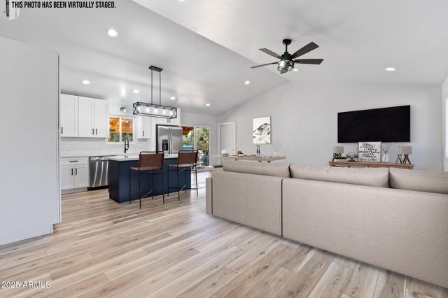 1982 Christmas Pine Drive, Overgaard, AZ 85933