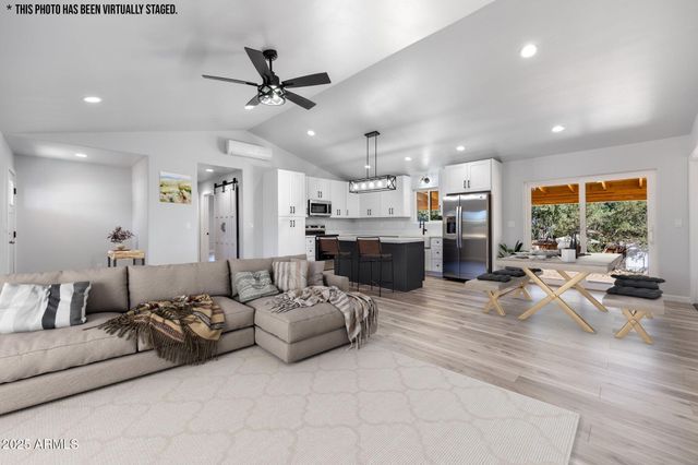 1982 Christmas Pine Drive, Overgaard, AZ 85933