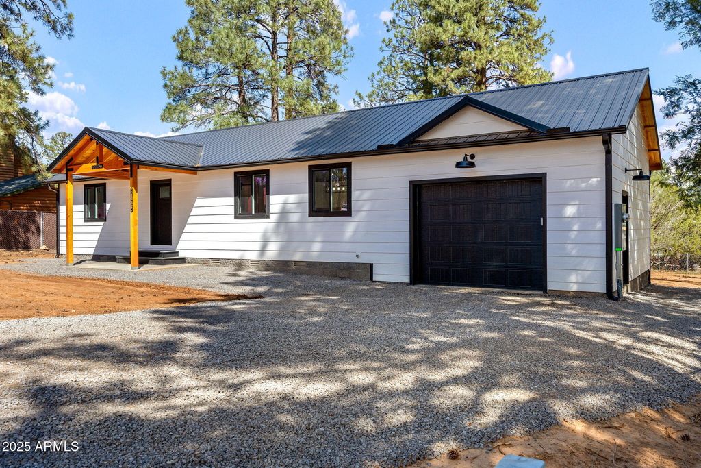1982 Christmas Pine Drive, Overgaard, AZ 85933
