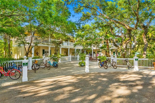 1275 Winding Oaks Circle E 703, Vero Beach, FL 32963