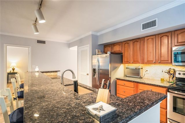 1275 Winding Oaks Circle E 703, Vero Beach, FL 32963
