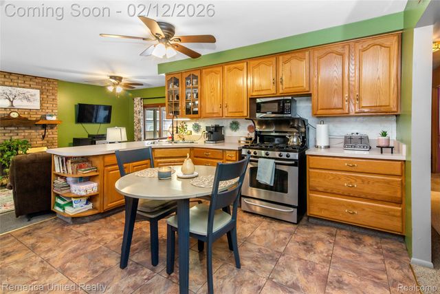 11043 Hamburg Road, Hamburg Township, MI 48189