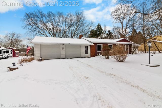 11043 Hamburg Road, Hamburg Township, MI 48189