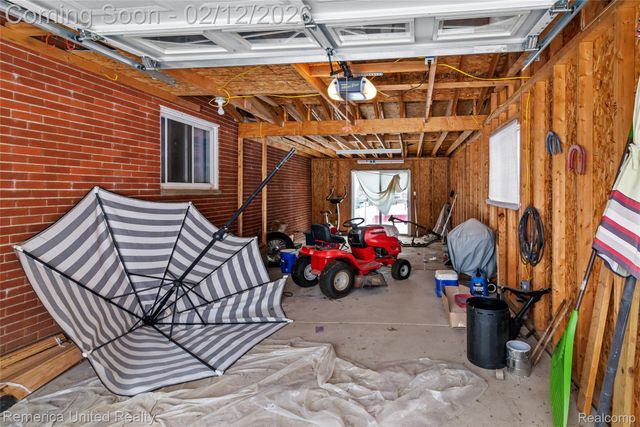 11043 Hamburg Road, Hamburg Township, MI 48189