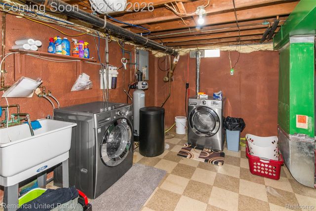 11043 Hamburg Road, Hamburg Township, MI 48189