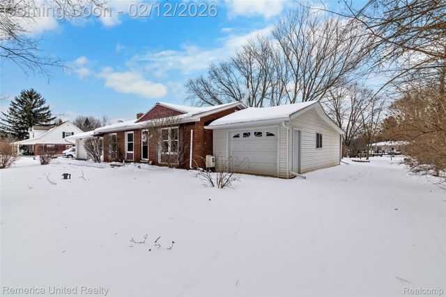 11043 Hamburg Road, Hamburg Township, MI 48189