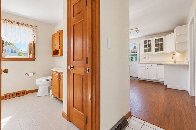 26 Crestwood Cir, Lawrence, MA 01843