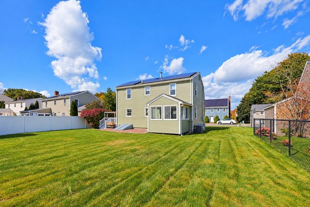 26 Crestwood Cir, Lawrence, MA 01843