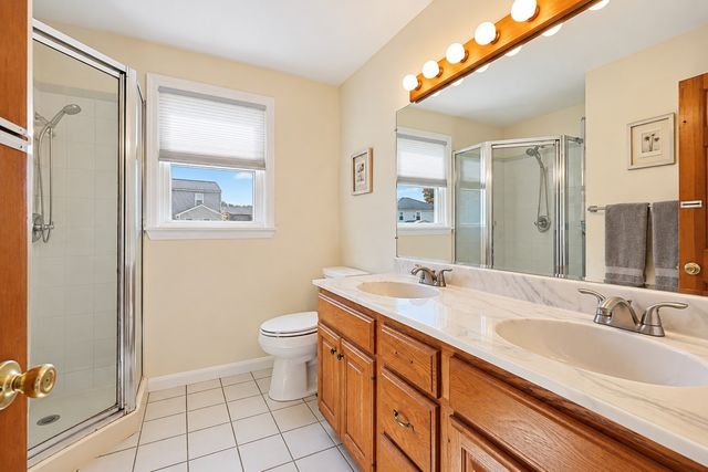 26 Crestwood Cir, Lawrence, MA 01843