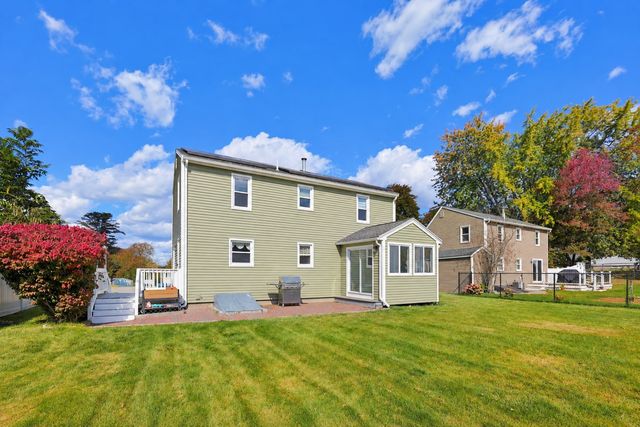 26 Crestwood Cir, Lawrence, MA 01843