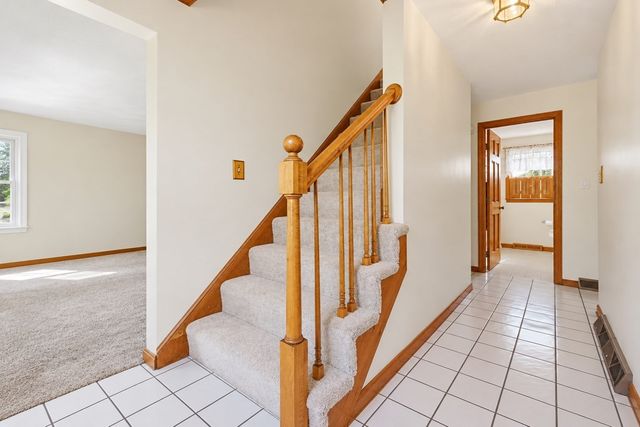 26 Crestwood Cir, Lawrence, MA 01843