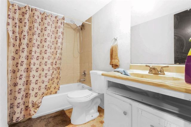 2504 CITRUS CLUB LANE 301, Orlando, FL 32839