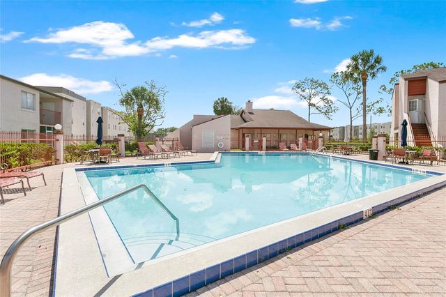 2504 CITRUS CLUB LANE 301, Orlando, FL 32839