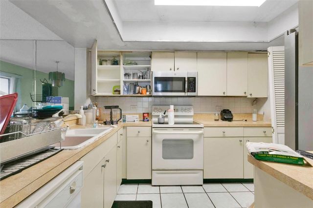 2504 CITRUS CLUB LANE 301, Orlando, FL 32839