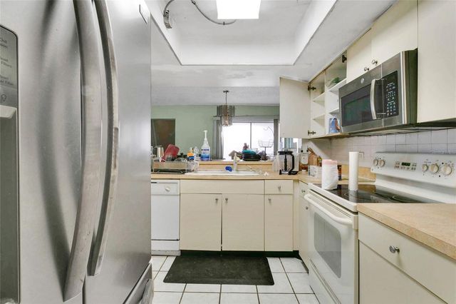 2504 CITRUS CLUB LANE 301, Orlando, FL 32839