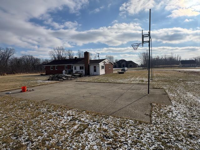 30605 25 Mile Road, New Baltimore, MI 48051
