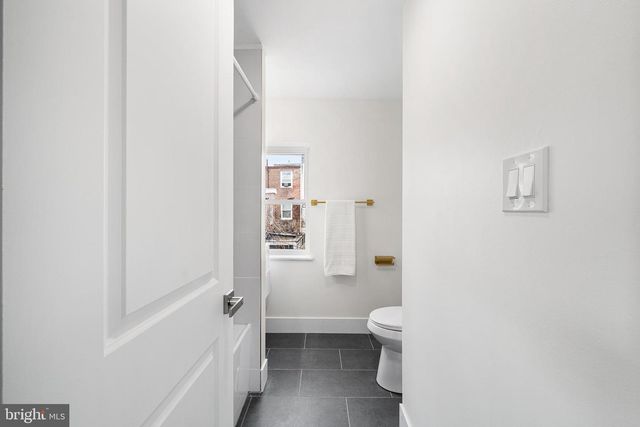 335 GREENWICH ST, Philadelphia, PA 19147