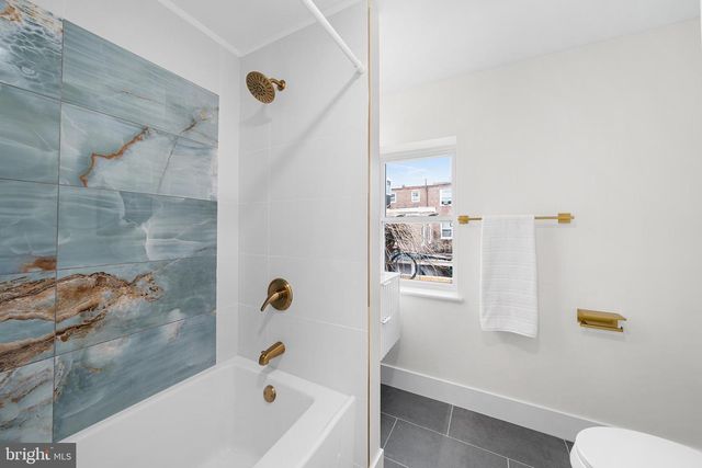 335 GREENWICH ST, Philadelphia, PA 19147