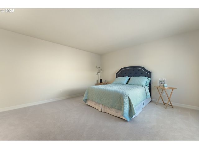 10350 Sw GREENLEAF Ter, Portland, OR 97224