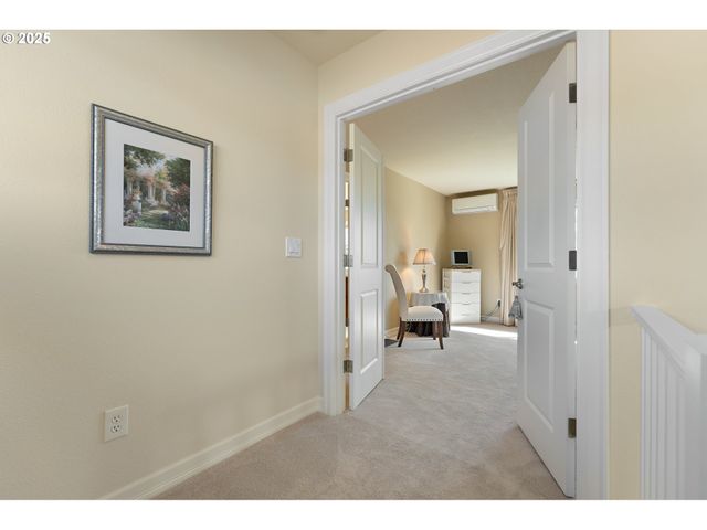 10350 Sw GREENLEAF Ter, Portland, OR 97224