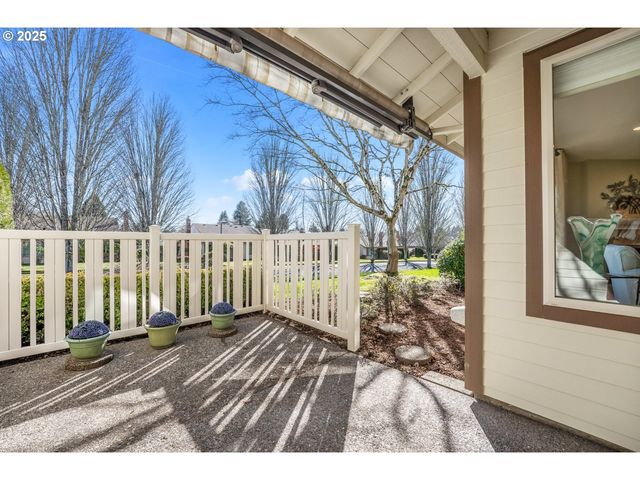 10350 Sw GREENLEAF Ter, Portland, OR 97224