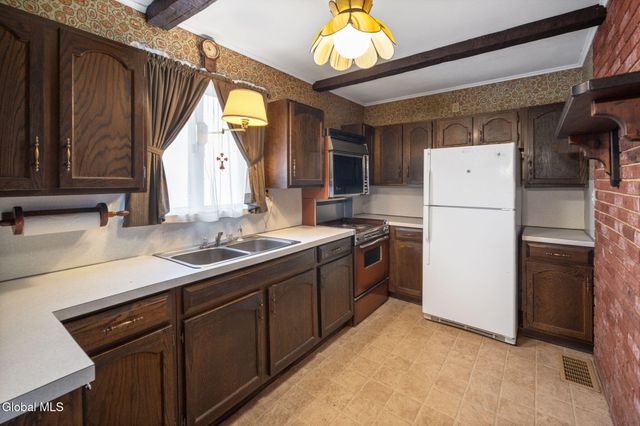 114 Seebers Lane, Canajoharie, NY 13317