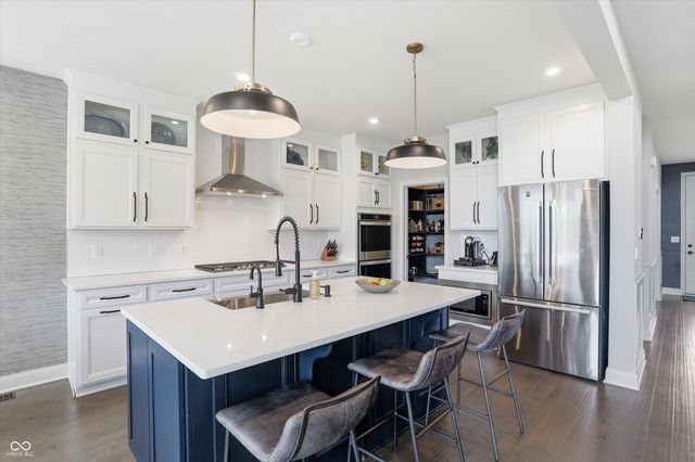 5166 Peachtree Road, Zionsville, IN 46077