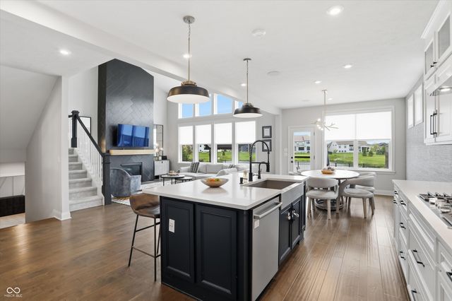 5166 Peachtree Road, Zionsville, IN 46077