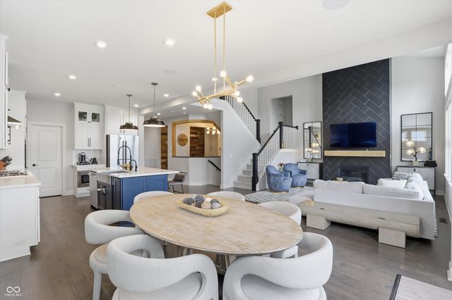 5166 Peachtree Road, Zionsville, IN 46077