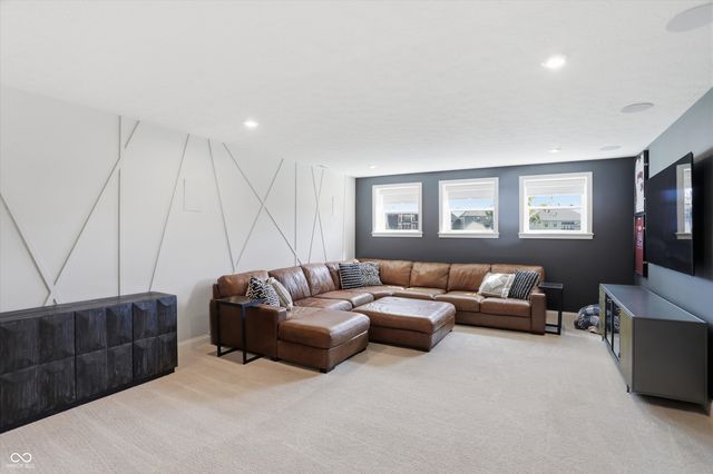 5166 Peachtree Road, Zionsville, IN 46077