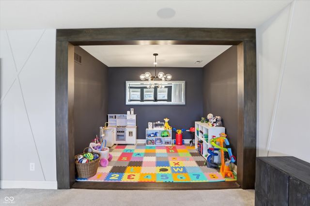 5166 Peachtree Road, Zionsville, IN 46077