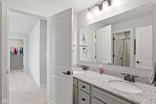 5166 Peachtree Road, Zionsville, IN 46077