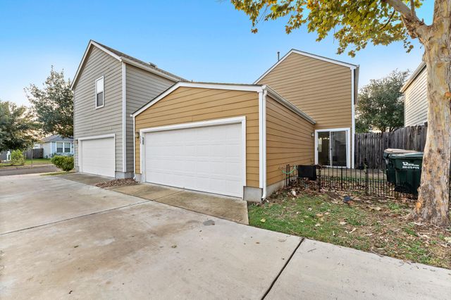 320 Trestle Tree 32, San Marcos, TX 78666