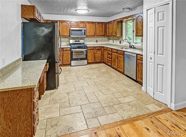 4600 Hilltop Drive, Washington, MO 63090