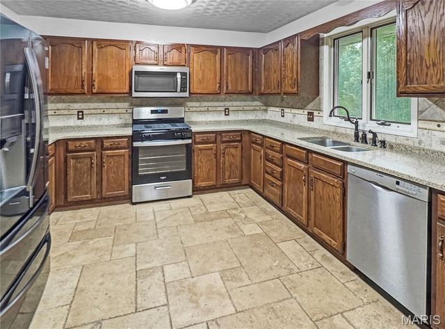 4600 Hilltop Drive, Washington, MO 63090