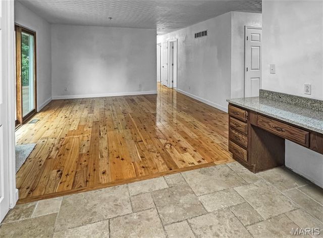 4600 Hilltop Drive, Washington, MO 63090