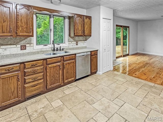 4600 Hilltop Drive, Washington, MO 63090