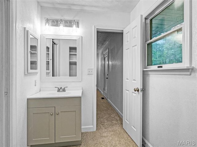 4600 Hilltop Drive, Washington, MO 63090