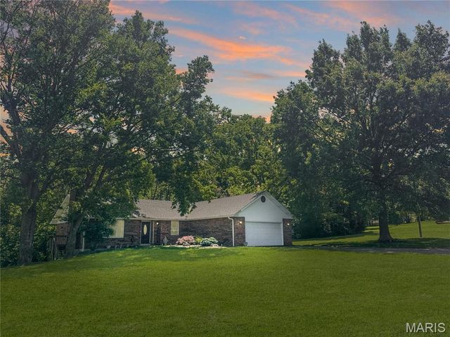 4600 Hilltop Drive, Washington, MO 63090