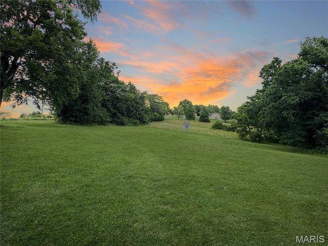 4600 Hilltop Drive, Washington, MO 63090