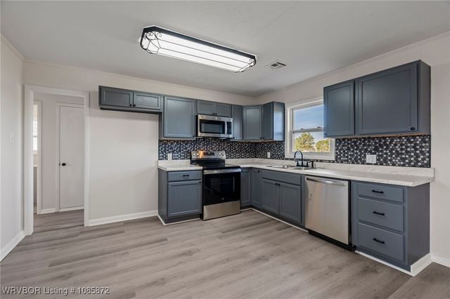 103 State Line Road, Pocola, OK 74902