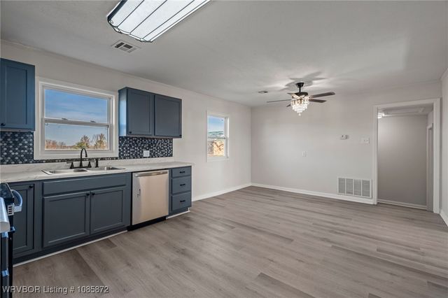 103 State Line Road, Pocola, OK 74902