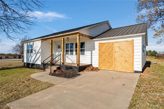 103 State Line Road, Pocola, OK 74902