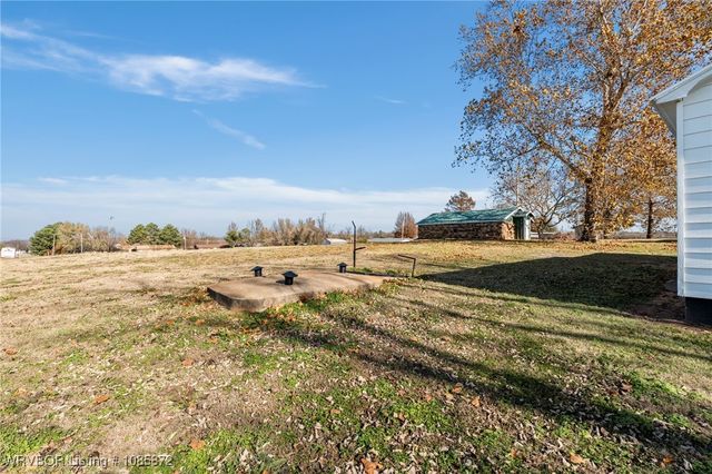 103 State Line Road, Pocola, OK 74902