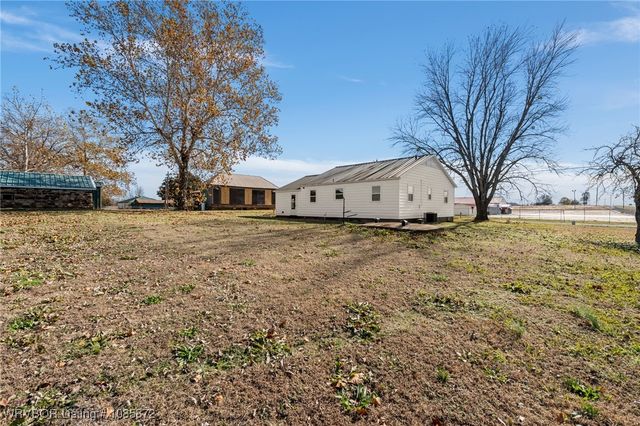 103 State Line Road, Pocola, OK 74902