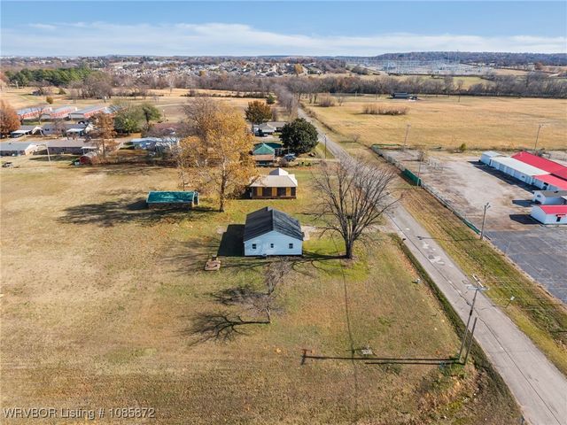 103 State Line Road, Pocola, OK 74902