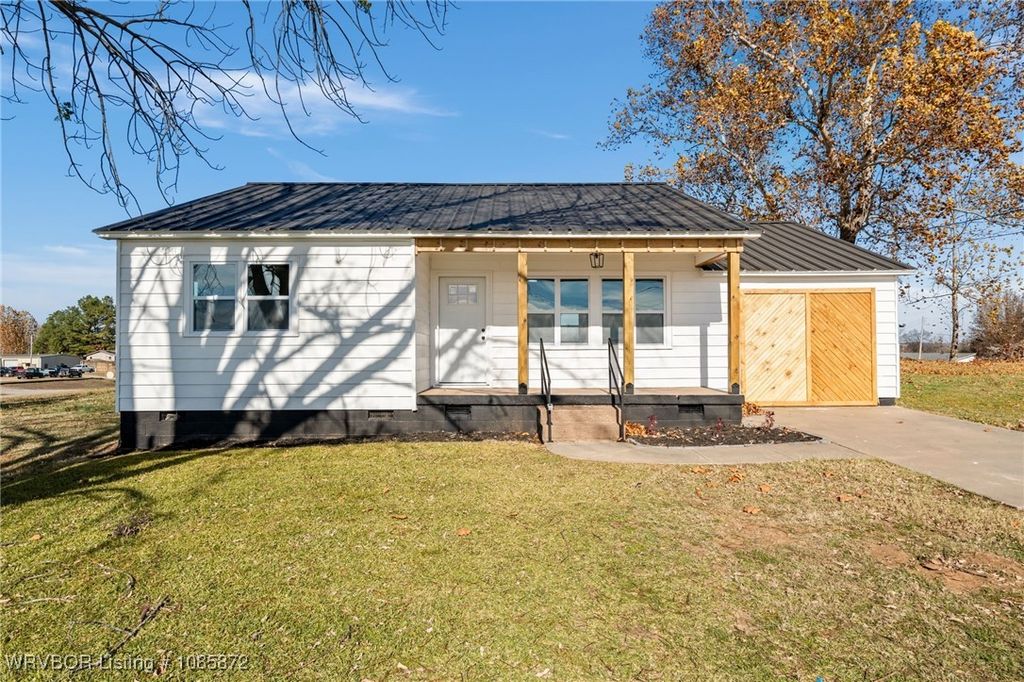 103 State Line Road, Pocola, OK 74902