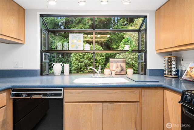 5311 136th Place SW, Edmonds, WA 98026