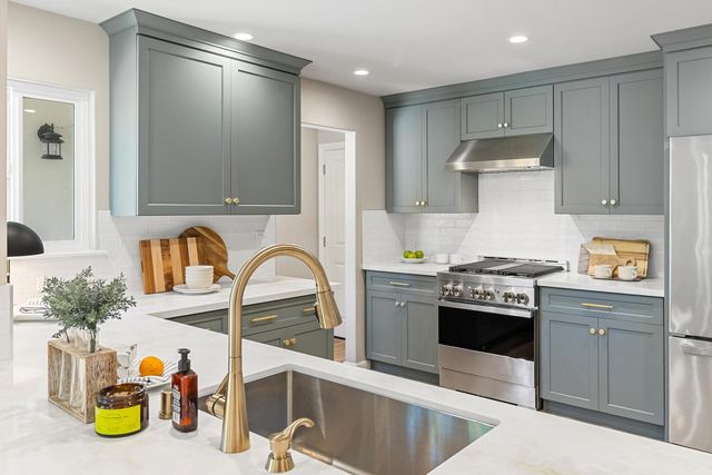 4632 Sunset Dr, Sacramento, CA 95822