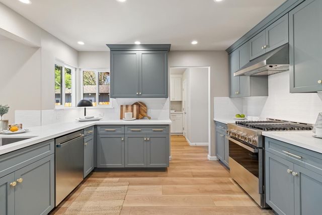 4632 Sunset Dr, Sacramento, CA 95822